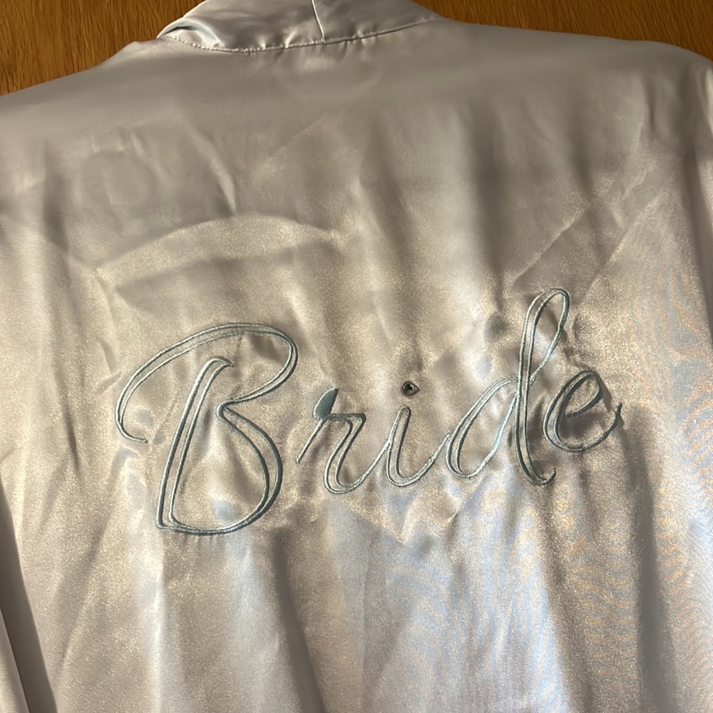 Apt. 9 Satin BRIDE Knee-length Robe Medium